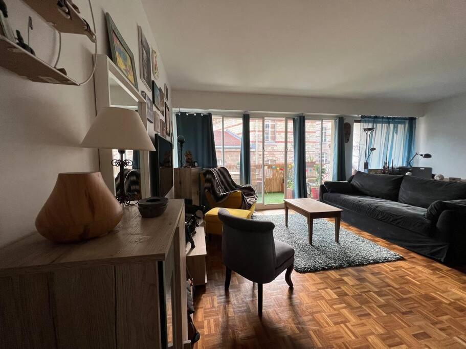 Grand Appartement Avec Balcon Et Parking Gratuit Sur Place Paris Exterior foto