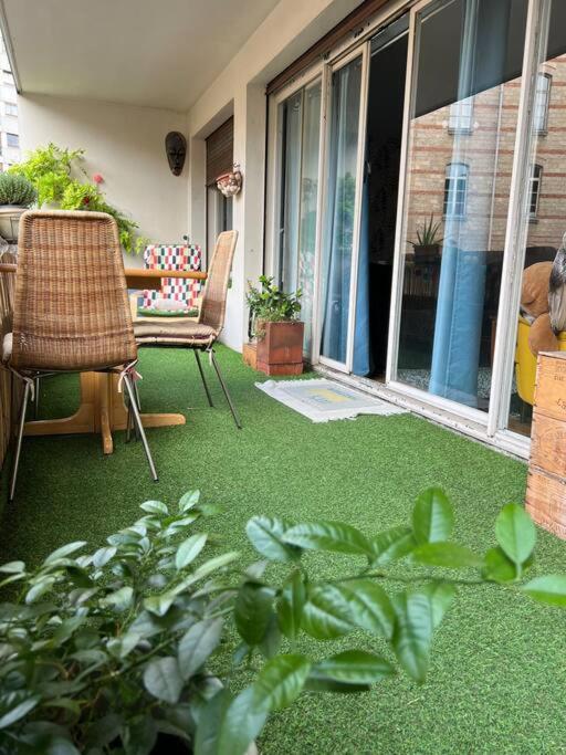 Grand Appartement Avec Balcon Et Parking Gratuit Sur Place Paris Exterior foto